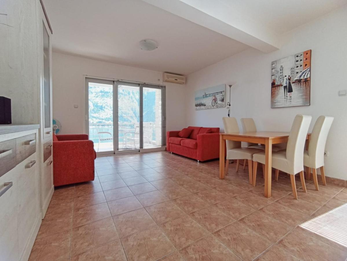 Apartment コトル エクステリア 写真